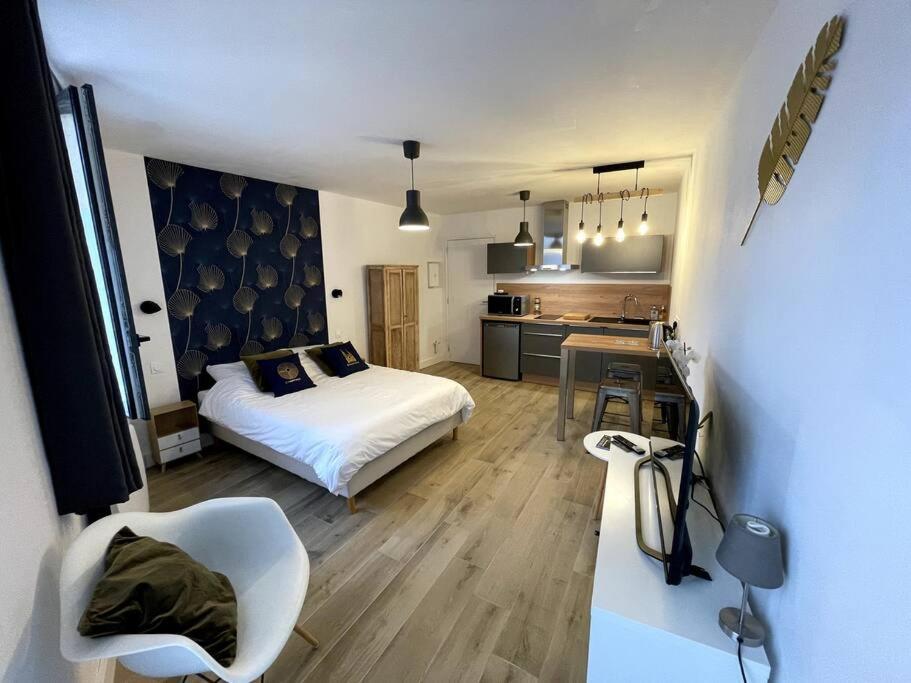 Alp Chartres - Cosy Studio Au Coeur De Chartres Avec Parking Buitenkant foto